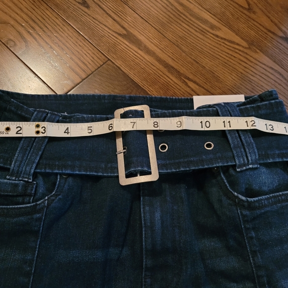 NWT Jean skirt with belt and fringed hem. - Picture 3 of 7